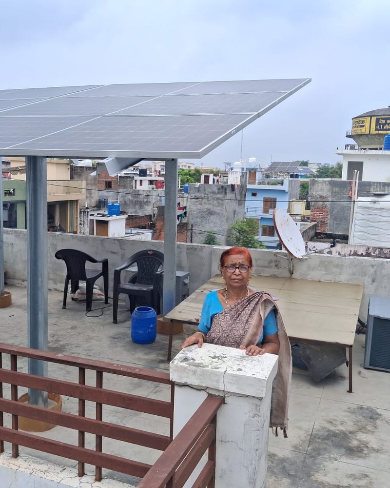 Terrace kept free under the panels, Uttar Pradesh